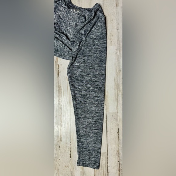 Under Armour HeatGear Women’s XXL Gray Long Sleeve Fitted Athletic Shirt - Picture 9 of 12